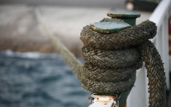 Μηχανική βλάβη κρατά δεμένο το πλοίο «Άρτεμις» στο Λαύριο